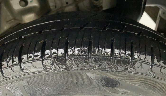2015 Hyundai Eon ERA +, Petrol, Manual, 17,774 km, Left Rear Tyre Tread