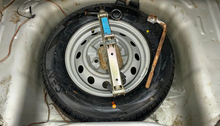 2015 Hyundai Eon ERA +, Petrol, Manual, 17,774 km, Dicky (Boot door) - Tool missing