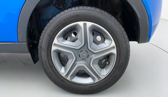 2018 Tata NEXON XM 1.2, Petrol, Manual, 31,452 km, Left Rear Wheel
