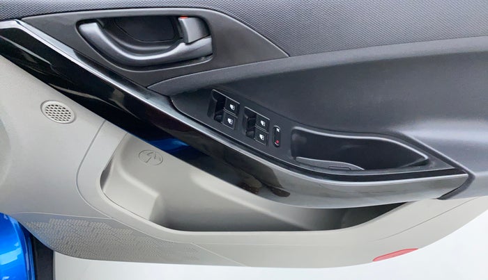 2018 Tata NEXON XM 1.2, Petrol, Manual, 31,452 km, Driver Side Door Panels Control