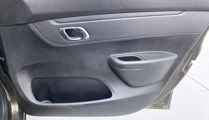 2019 Renault Kwid 1.0 RXT Opt, Petrol, Manual, 31,022 km, Driver Side Door Panels Control