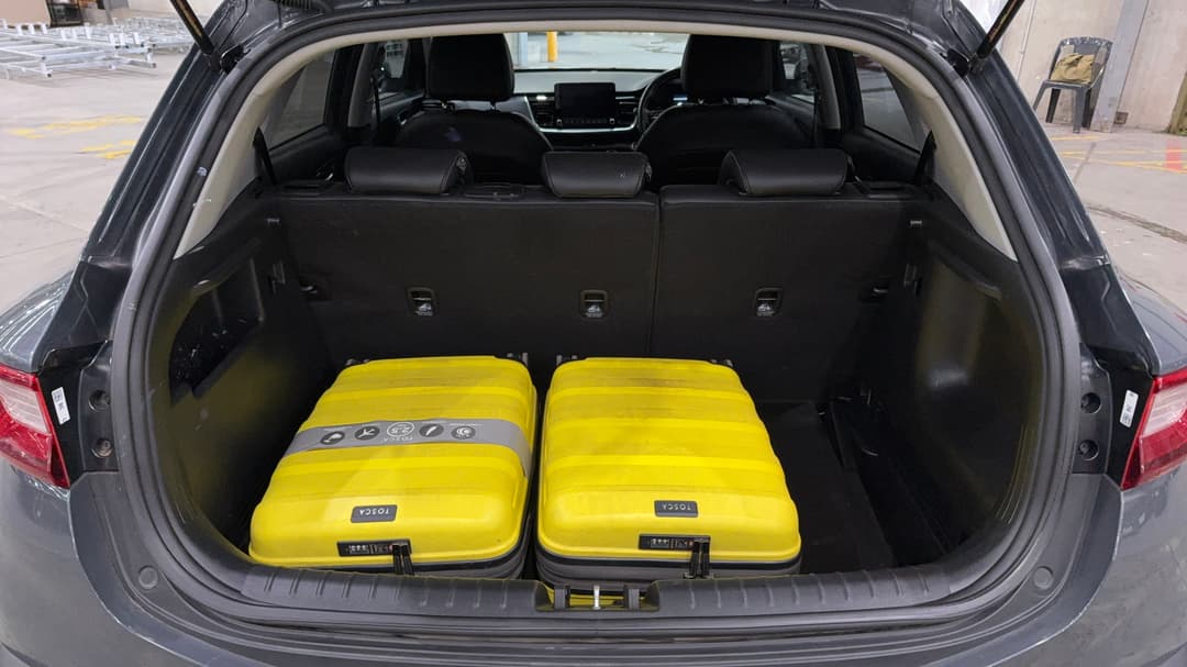 2023 Kia Stonic Gt-line, Automatic, 72858 km, Boot Inside View with Luggage