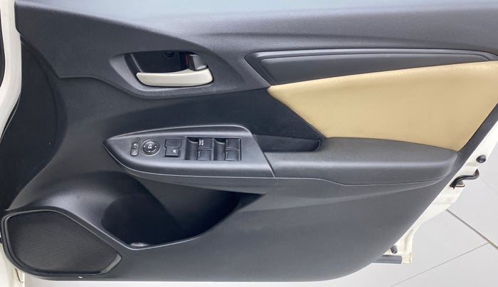 2015 Honda Jazz 1.2 SV MT, Petrol, Manual, 74,079 km, Driver Side Door Panels Control