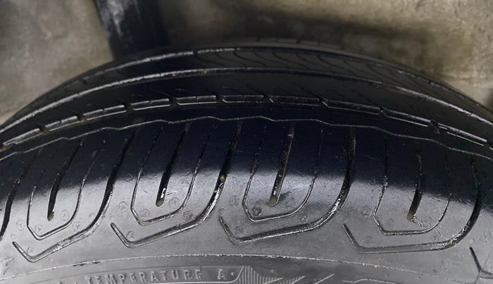 2015 Honda Jazz 1.2 SV MT, Petrol, Manual, 74,079 km, Right Rear Tyre Tread