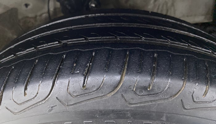 2015 Honda Jazz 1.2 SV MT, Petrol, Manual, 74,079 km, Right Front Tyre Tread