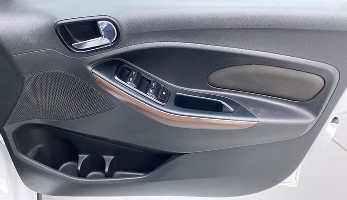 2018 Ford FREESTYLE TITANIUM 1.2 PETROL, Petrol, Manual, 28,708 km, Driver Side Door Panels Control
