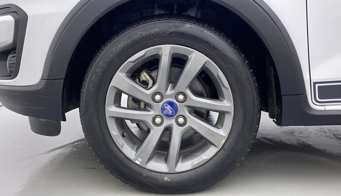 2018 Ford FREESTYLE TITANIUM 1.2 PETROL, Petrol, Manual, 28,708 km, Left Front Wheel