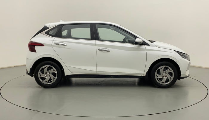 2022 Hyundai NEW I20 SPORTZ 1.2 MT, Petrol, Manual, 13,125 km, Right Side View