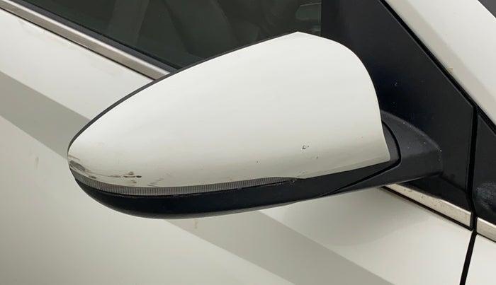 2022 Hyundai NEW I20 SPORTZ 1.2 MT, Petrol, Manual, 13,125 km, Right rear-view mirror - Minor scratches