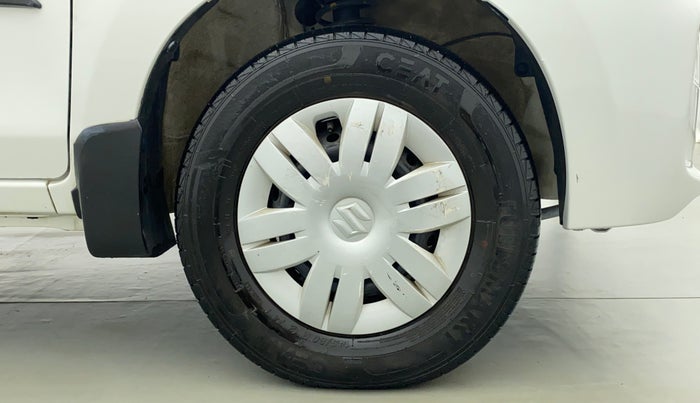 2019 Maruti Alto VXI, Petrol, Manual, 8,438 km, Right Front Tyre