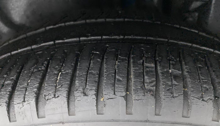 2012 Maruti Swift Dzire ZDI, Diesel, Manual, 98,358 km, Left Rear Tyre Tread