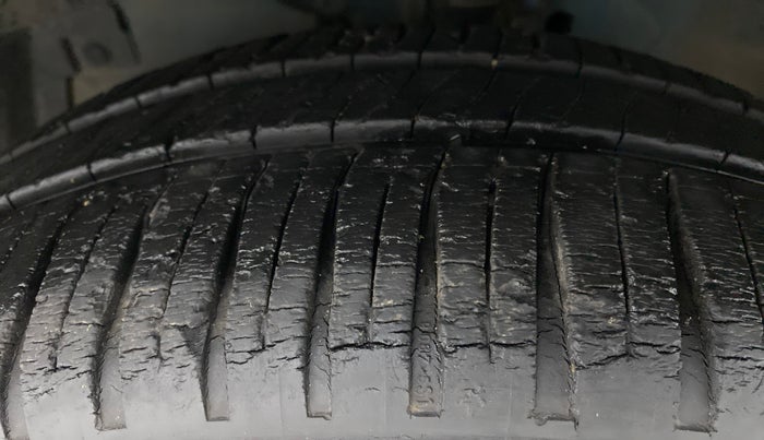 2012 Maruti Swift Dzire ZDI, Diesel, Manual, 98,358 km, Left Front Tyre Tread