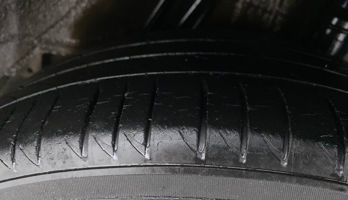 2017 Honda WR-V 1.2 i-VTEC S MT, CNG, Manual, 47,940 km, Left Rear Tyre Tread
