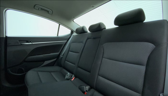 2017 Hyundai New Elantra 2.0 SX AT, Petrol, Automatic, 42,802 km, Right Side Rear Door Cabin