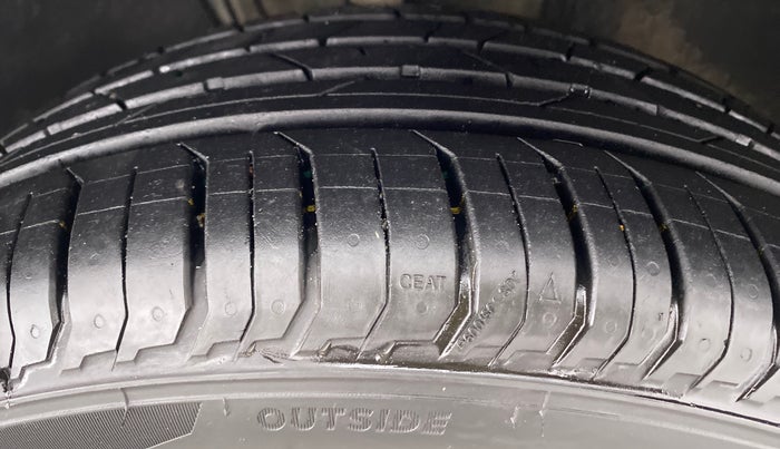 2022 Skoda SLAVIA STYLE 1.0 TSI AT, Petrol, Automatic, 6,135 km, Right Front Tyre Tread