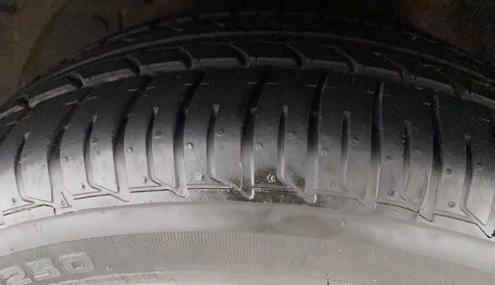 2015 Tata Zest XMS PETROL, Petrol, Manual, 80,303 km, Left Front Tyre Tread