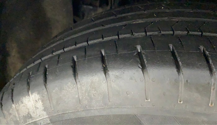 2019 Mahindra MARAZZO M4 7STR, Diesel, Manual, 92,902 km, Left Front Tyre Tread