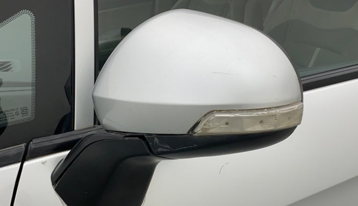 2019 Mahindra MARAZZO M4 7STR, Diesel, Manual, 92,902 km, Left rear-view mirror - Slight misalignment