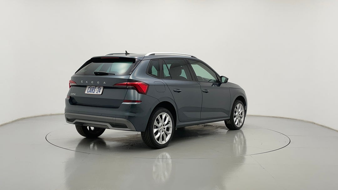 Right Back Diagonal (45- Degree) View