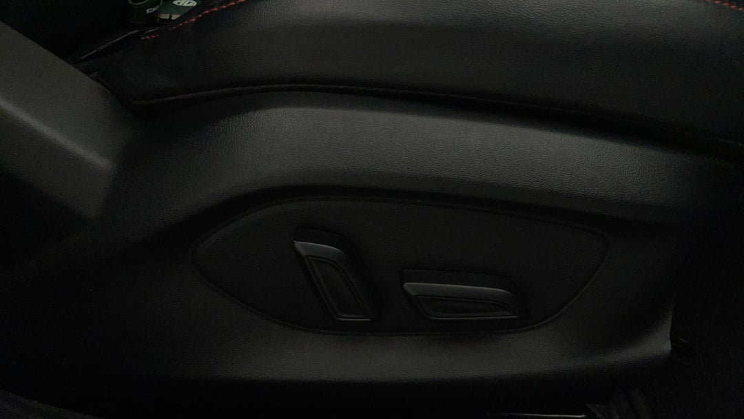 2023 MG Mg5 Essence, Automatic, 45271 km, Drivers Side Adjustment Panel