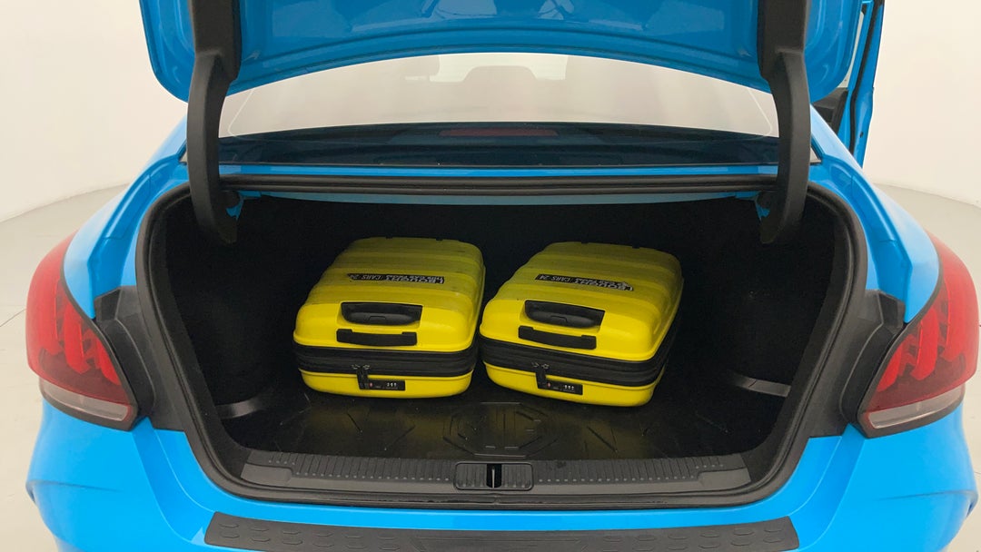 2023 MG Mg5 Essence, Automatic, 45271 km, Boot Inside View with Luggage