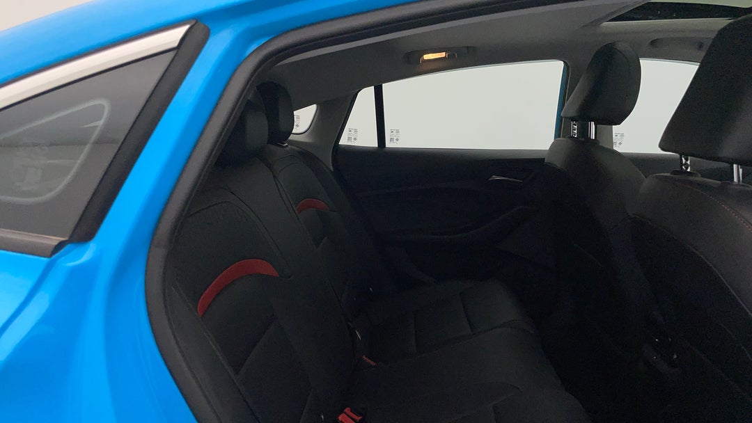 2023 MG Mg5 Essence, Automatic, 45271 km, Right Side Rear Door Cabin View
