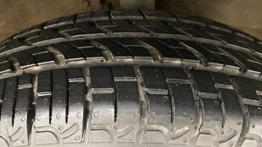 Right Front Tyre Tread