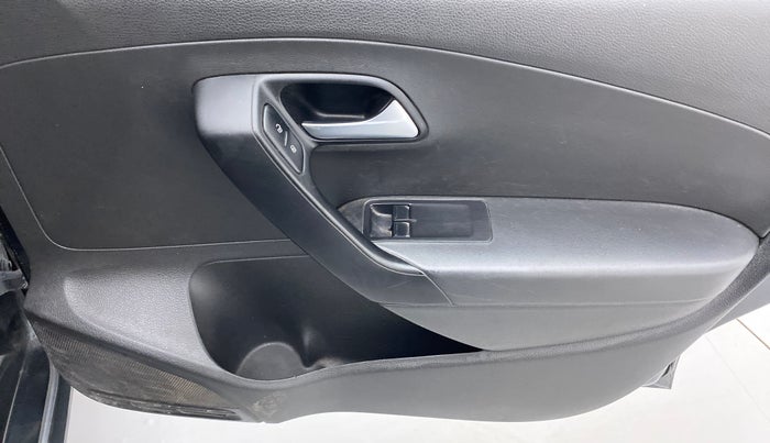 2019 Volkswagen Polo TRENDLINE 1.0L, Petrol, Manual, 73,907 km, Driver Side Door Panels Control