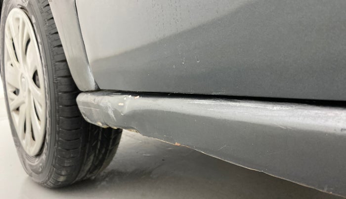 2019 Volkswagen Polo TRENDLINE 1.0L, Petrol, Manual, 73,907 km, Left running board - Slightly dented