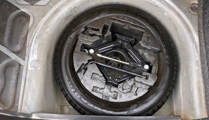 2019 Volkswagen Polo TRENDLINE 1.0L, Petrol, Manual, 73,907 km, Spare Tyre
