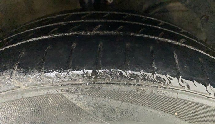 2019 Maruti Baleno DELTA PETROL 1.2, CNG, Manual, 76,685 km, Right Front Tyre Tread