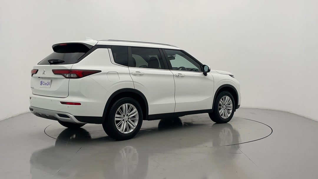 Right Back Diagonal (45- Degree) View