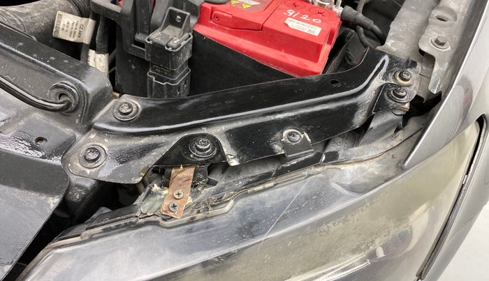2014 Volkswagen Polo HIGHLINE DIESEL, Diesel, Manual, 86,993 km, Left headlight - Clamp has minor damage