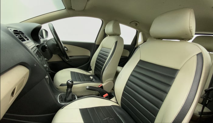 2014 Volkswagen Polo HIGHLINE DIESEL, Diesel, Manual, 86,993 km, Right Side Front Door Cabin