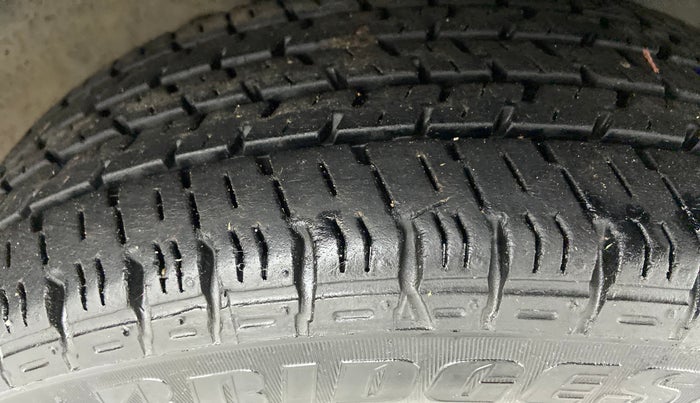 2015 Maruti Alto K10 VXI P, Petrol, Manual, 57,160 km, Right Front Tyre Tread