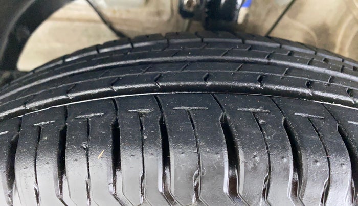 2019 Maruti Swift VXI D, Petrol, Manual, 6,987 km, Left Front Tyre Tread