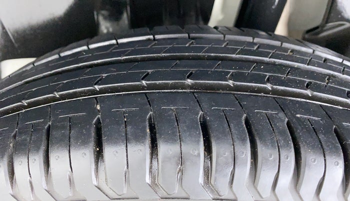 2019 Maruti Swift VXI D, Petrol, Manual, 6,987 km, Left Rear Tyre Tread