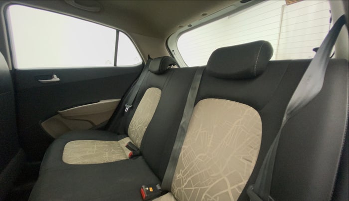 2015 Hyundai Grand i10 ASTA 1.2 KAPPA VTVT, Petrol, Manual, 60,162 km, Right Side Rear Door Cabin