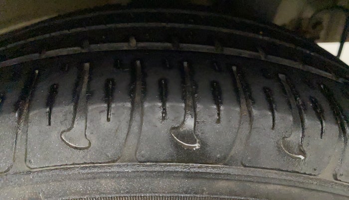 2015 Hyundai Grand i10 ASTA 1.2 KAPPA VTVT, Petrol, Manual, 60,162 km, Left Rear Tyre Tread