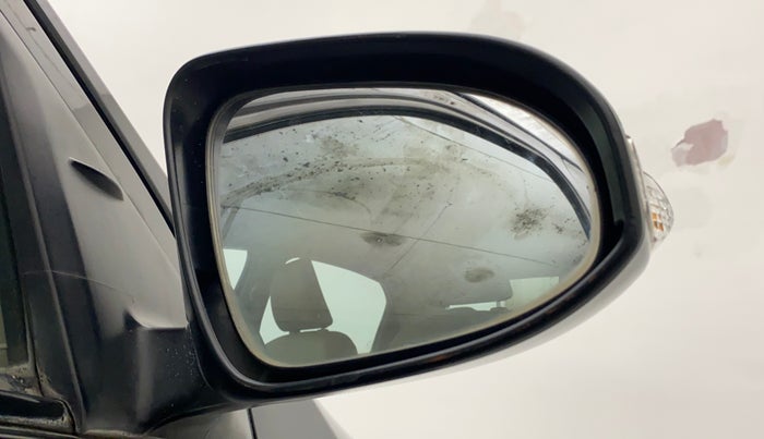 2013 Toyota Etios V, Petrol, Manual, 66,359 km, Right rear-view mirror - Mirror motor not working