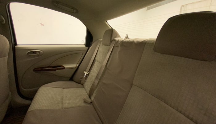 2013 Toyota Etios V, Petrol, Manual, 66,359 km, Right Side Rear Door Cabin