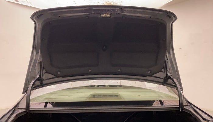2013 Toyota Etios V, Petrol, Manual, 66,359 km, Boot Door Open