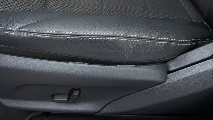MERCEDES BENZ GLC 250-Seat LHS Front Stain