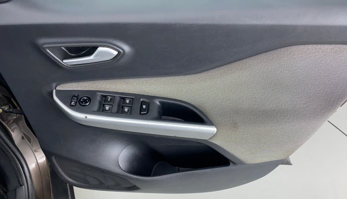 2021 Nissan MAGNITE XL Turbo MT, Petrol, Manual, 14,070 km, Driver Side Door Panels Control
