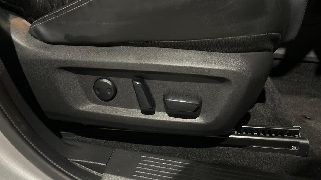 2022 Nissan X-trail Ti-l (4WD), Automatic, 54121 km, Drivers Side Adjustment Panel
