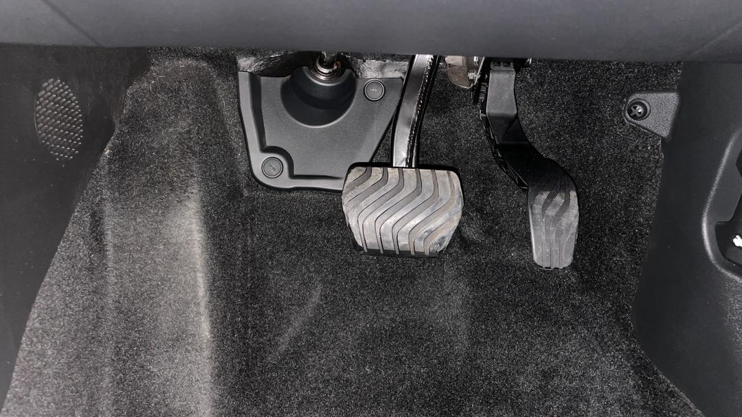 2022 Nissan X-trail Ti-l (4WD), Automatic, 54121 km, Pedals and Footmat