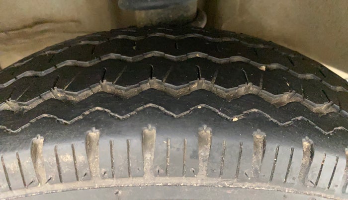 2016 Maruti OMNI E 8 STR, Petrol, Manual, 31,160 km, Right Front Tyre Tread