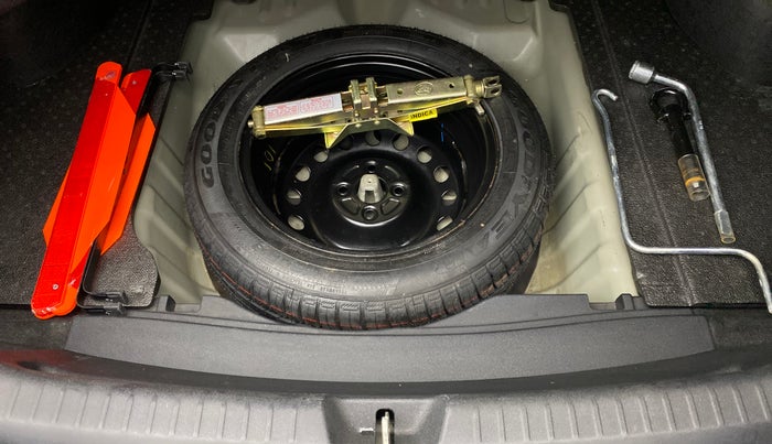 2018 Toyota YARIS J MT, Petrol, Manual, 24,724 km, Spare Tyre