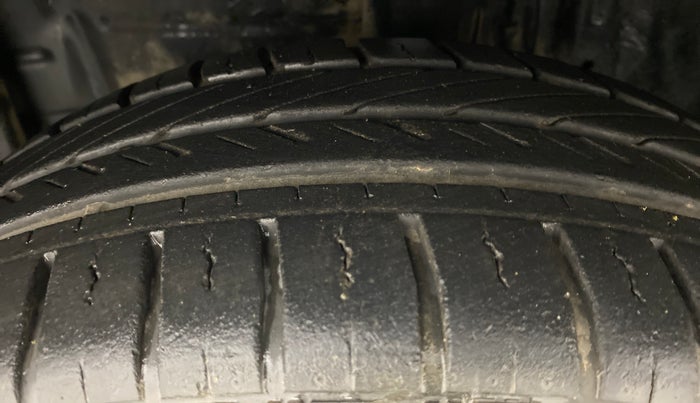 2018 Toyota YARIS J MT, Petrol, Manual, 24,724 km, Left Front Tyre Tread