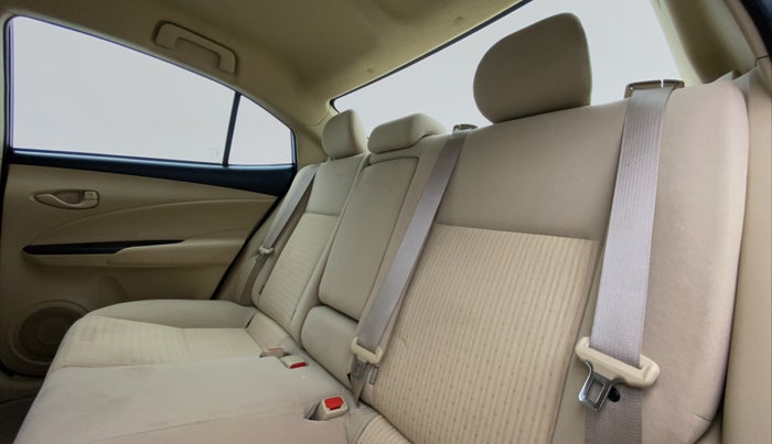 2018 Toyota YARIS J MT, Petrol, Manual, 24,724 km, Right Side Rear Door Cabin